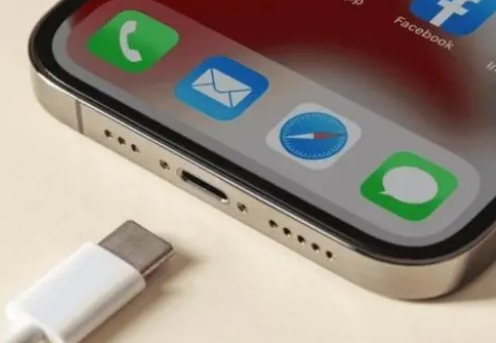 汉寿苹果15维修分享iPhone15改USB-C接口后能和安卓用户互借充电器吗 